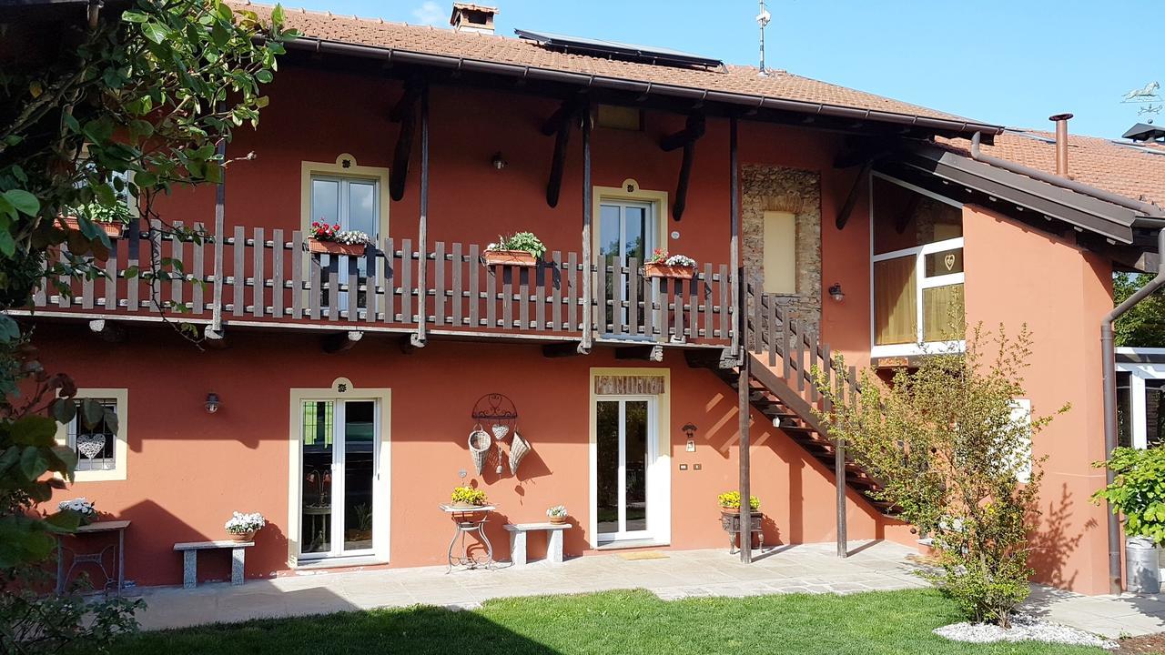 B&B La Cascina Di Monia E Mario Borgo Ticino Екстериор снимка