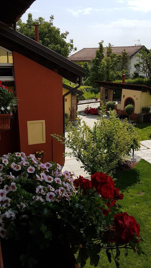 B&B La Cascina Di Monia E Mario Borgo Ticino Екстериор снимка