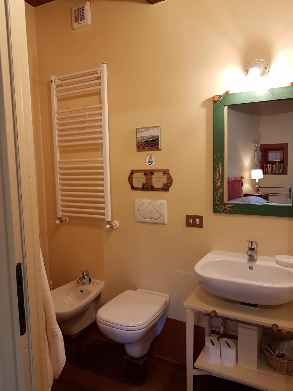 B&B La Cascina Di Monia E Mario Borgo Ticino Екстериор снимка